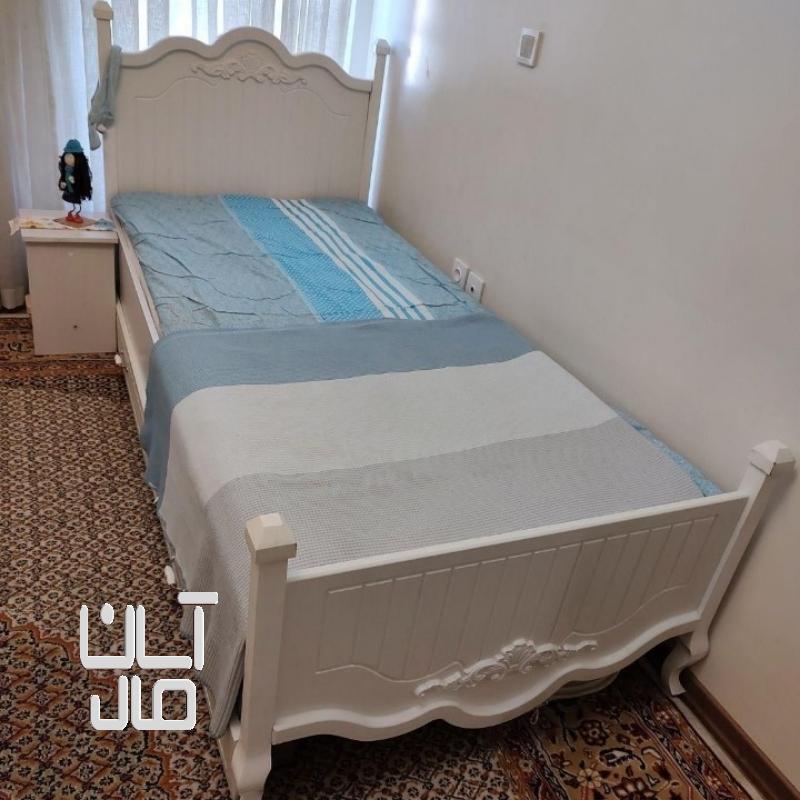 تخت نوجوان